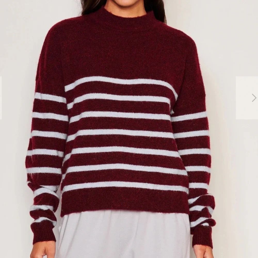 Sundry Stripes Mock Neck Cozy Sweater in Bordeaux Maroon And Blue Large